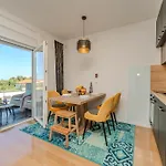 With Parking Space - Lozice, - 22215 Apartment *