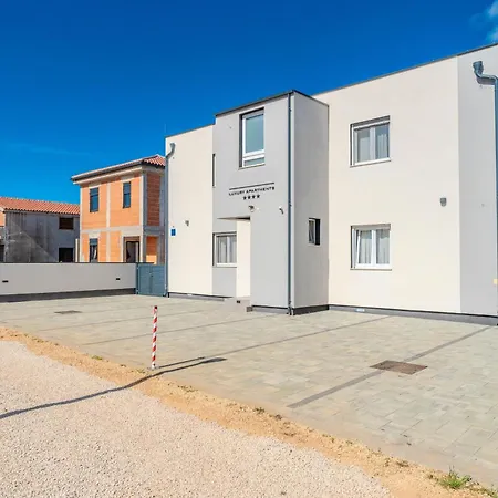 Appartement With Parking Space - Lozice, - 22215